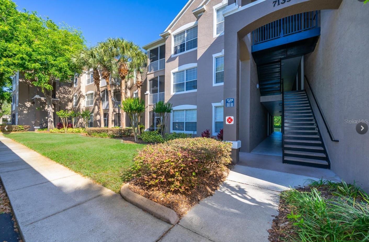 CRESTVIEW CONDO PH 01 - Residential