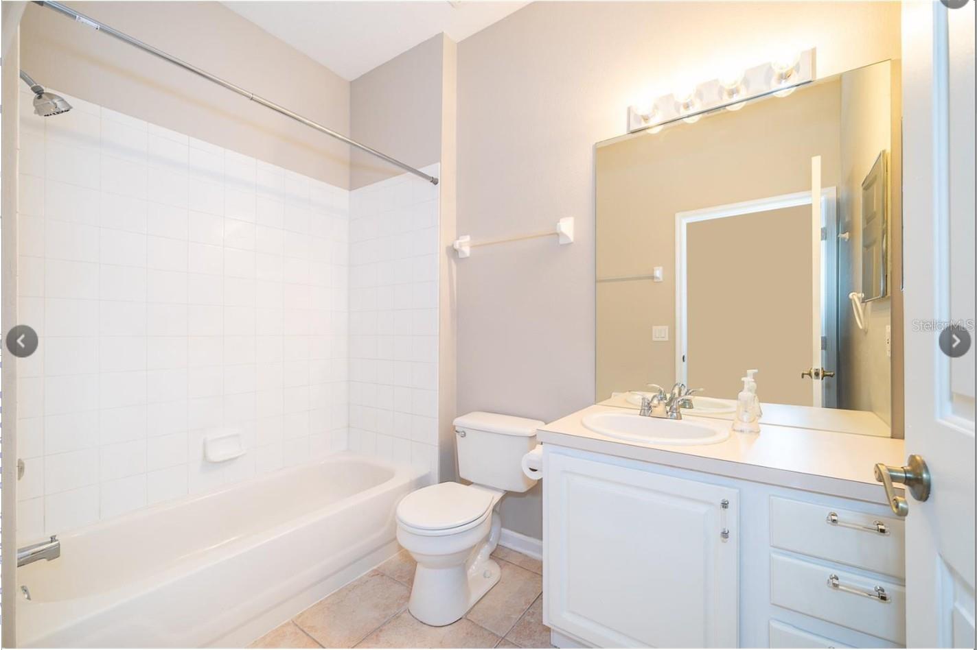 CRESTVIEW CONDO PH 01 - Residential