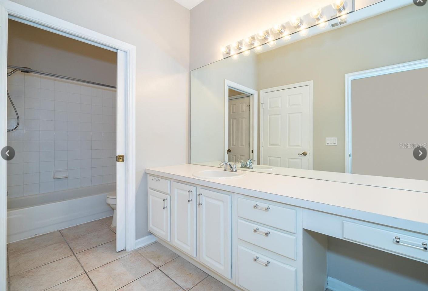 CRESTVIEW CONDO PH 01 - Residential