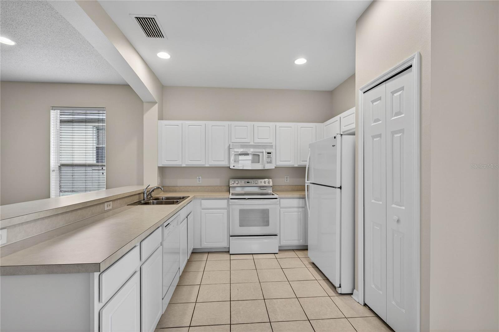 MT DORA COUNTRY CLUB MT DORA PH 02-10 - Residential