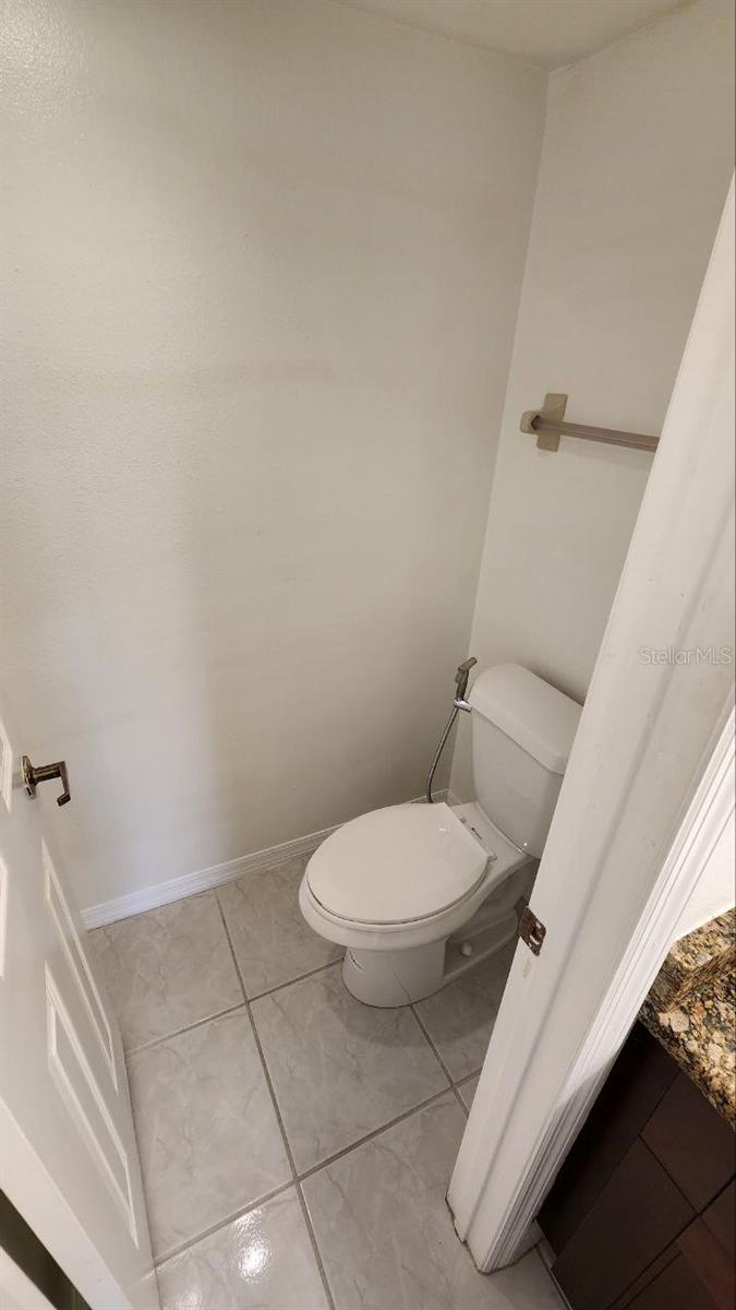TOWNES SOUTHGATE CONDO PH D - Residential Lease