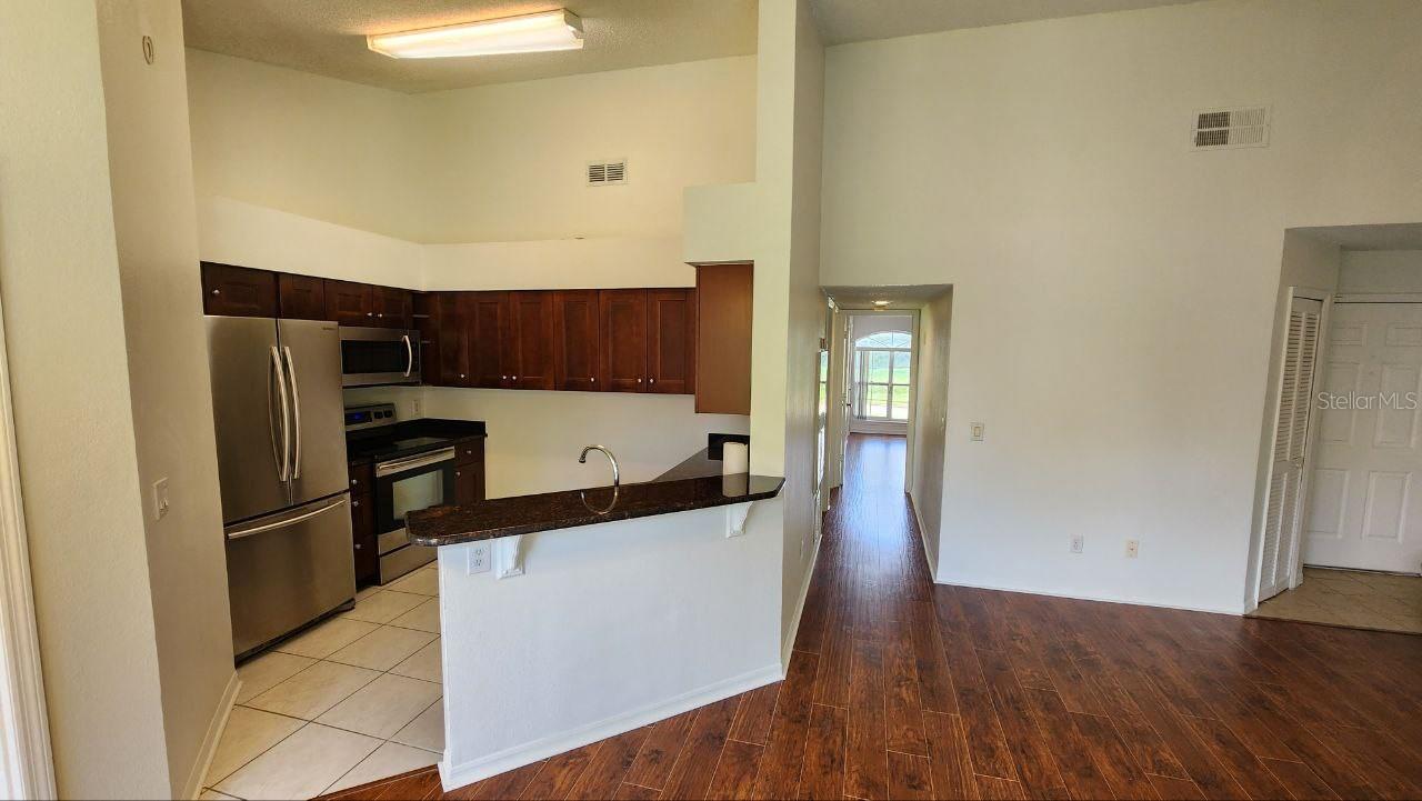 TOWNES SOUTHGATE CONDO PH D - Residential Lease