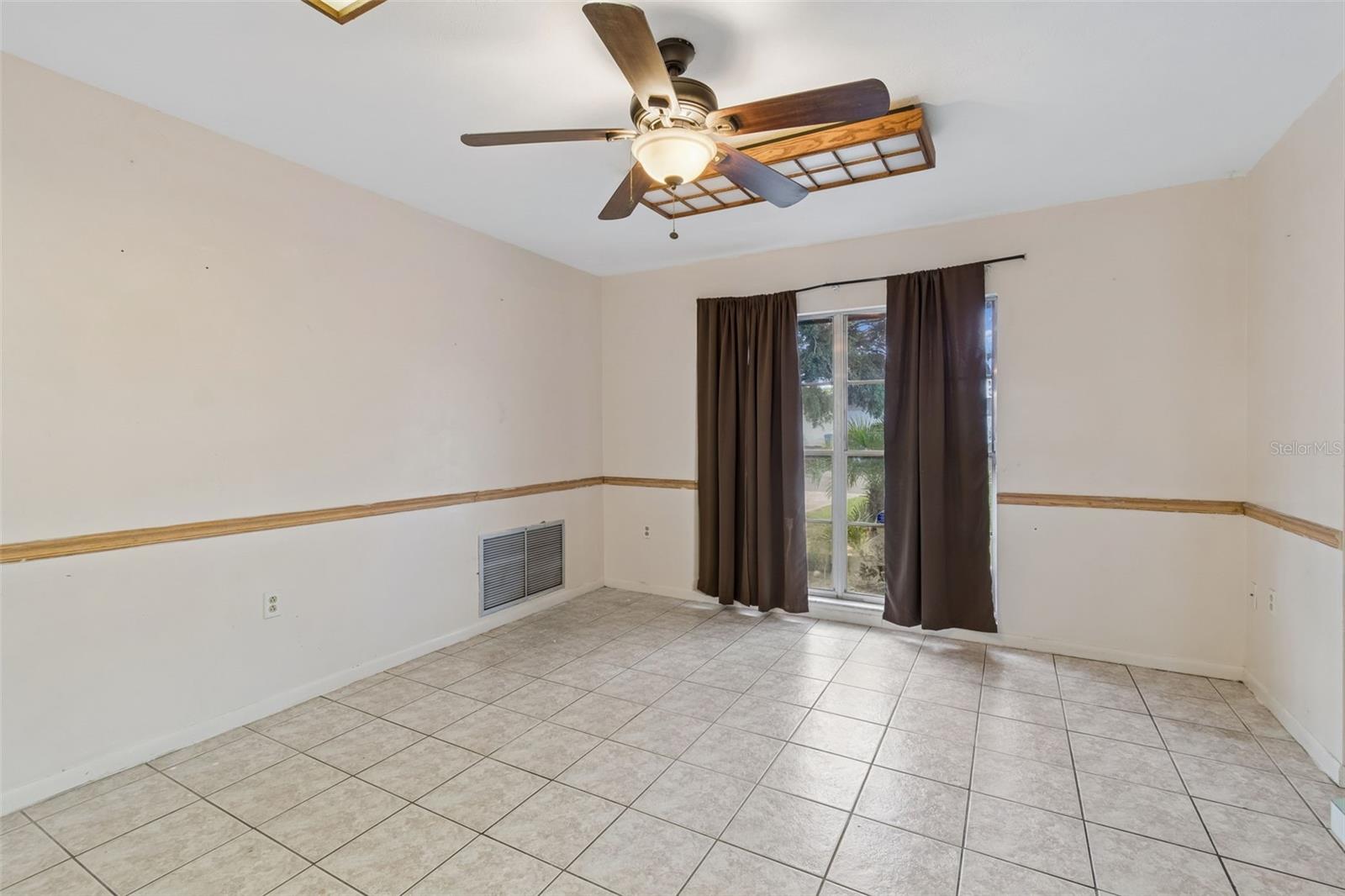 OAKMONT MANOR UNIT 2 - Residential