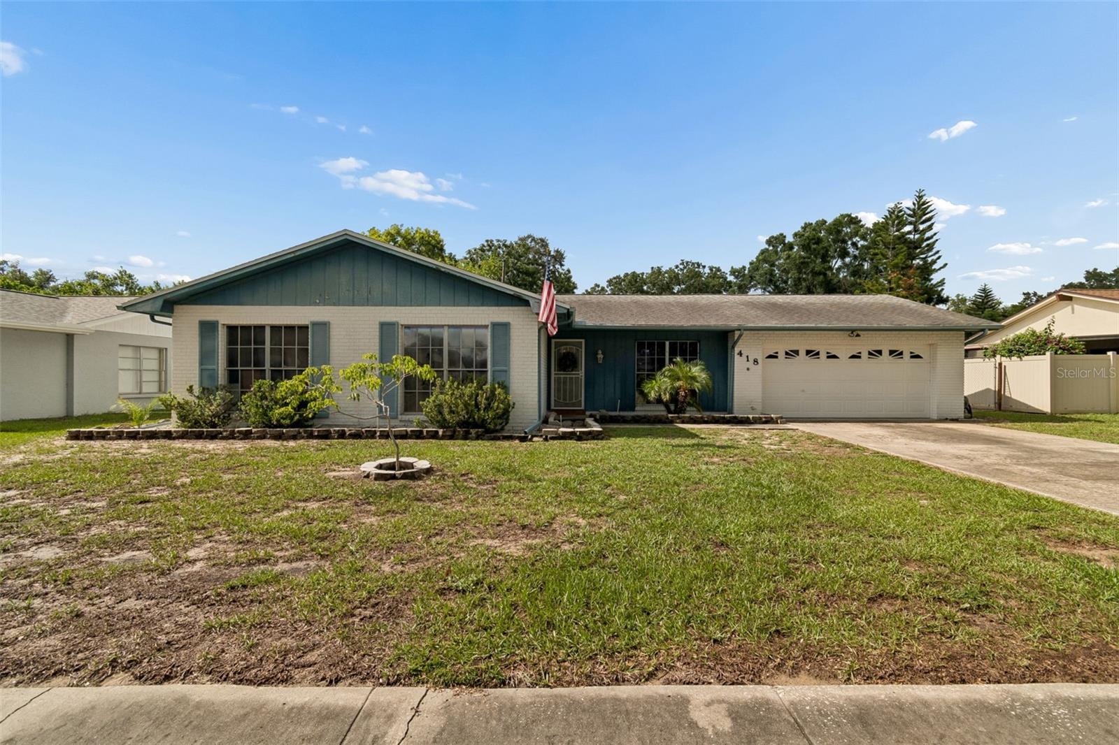 OAKMONT MANOR UNIT 2 - Residential