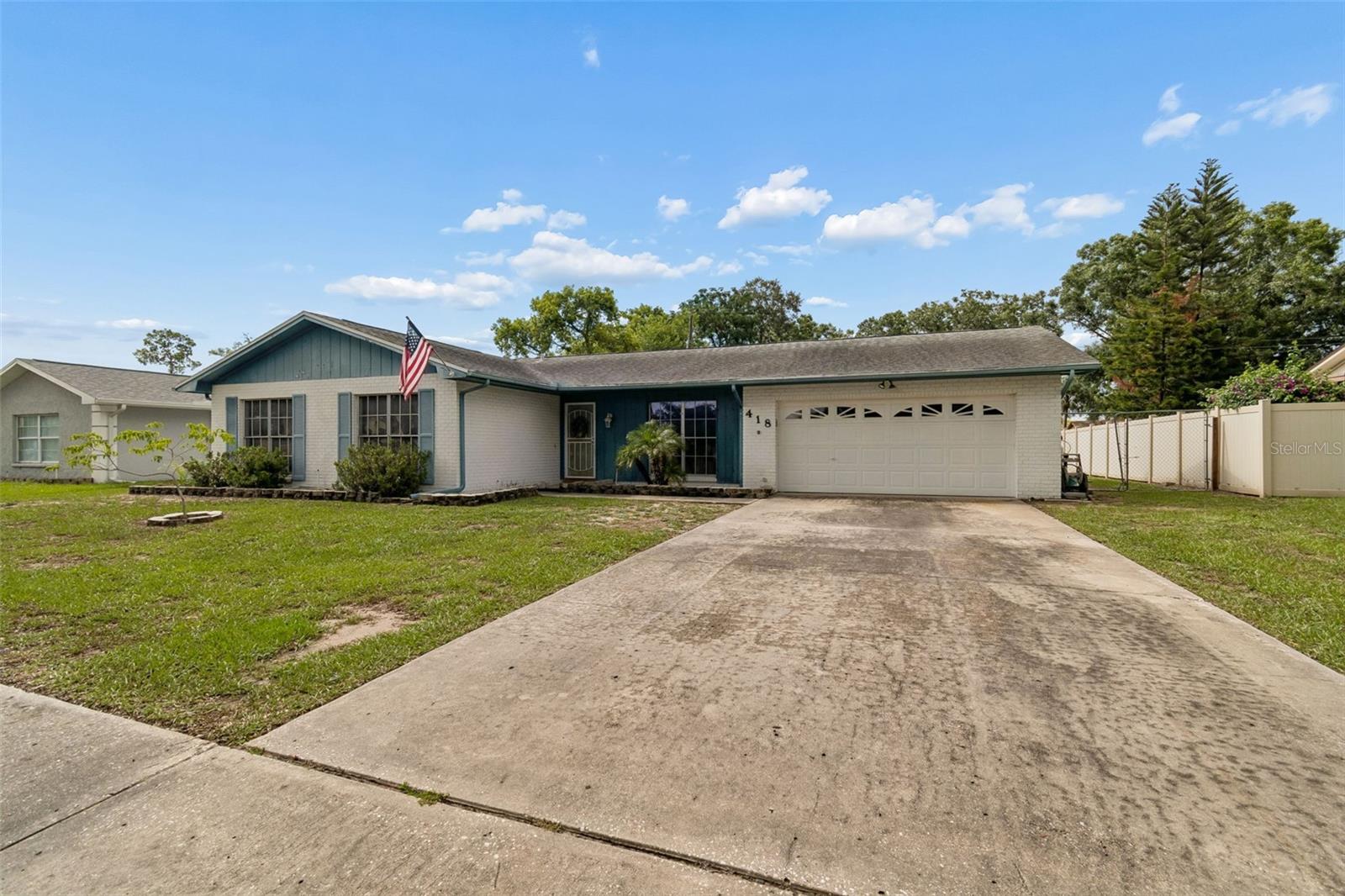 OAKMONT MANOR UNIT 2 - Residential