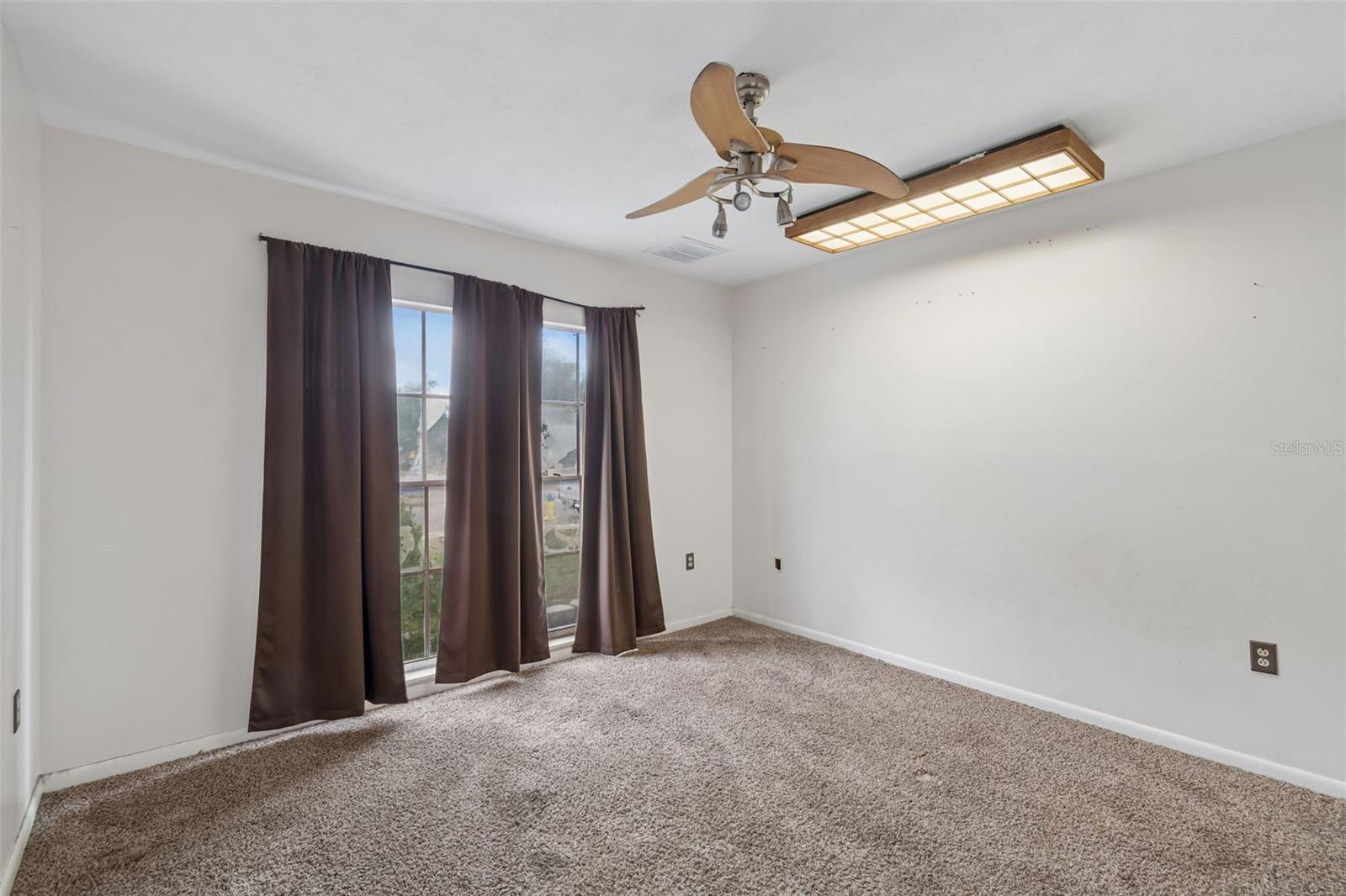 OAKMONT MANOR UNIT 2 - Residential