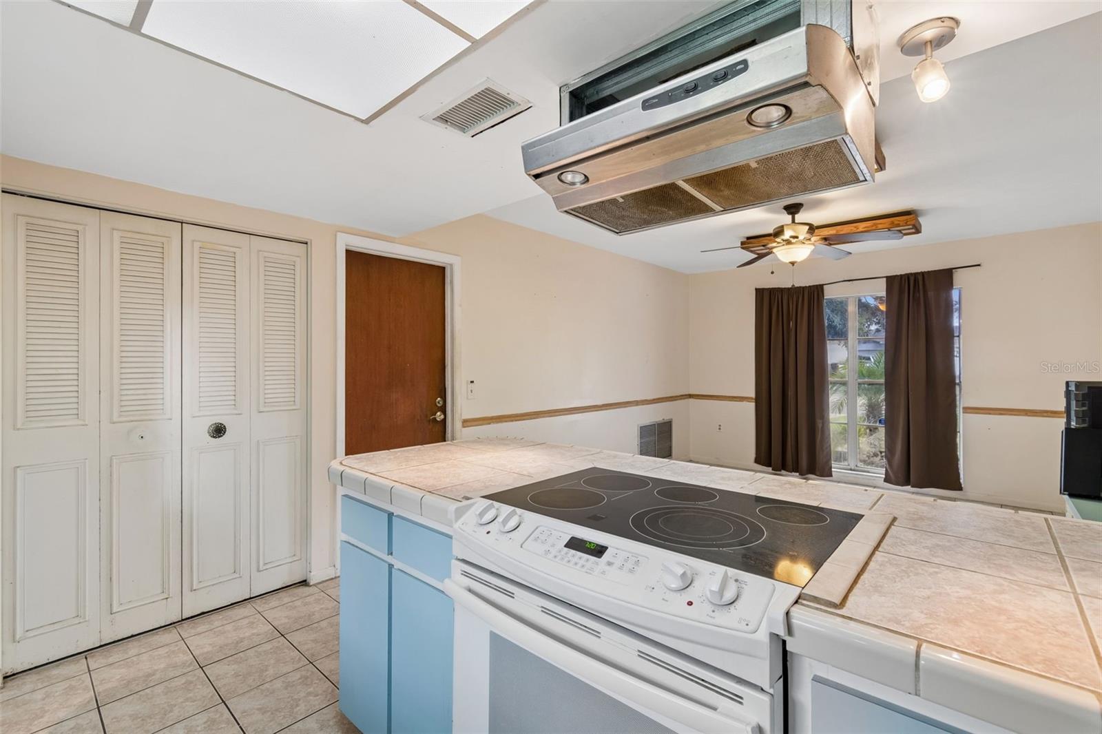 OAKMONT MANOR UNIT 2 - Residential