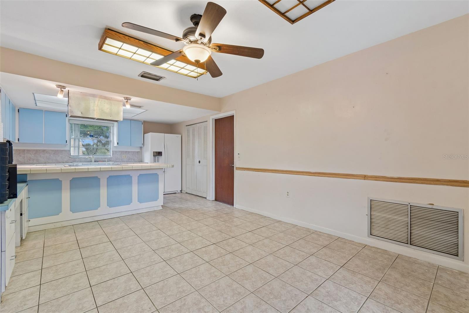 OAKMONT MANOR UNIT 2 - Residential