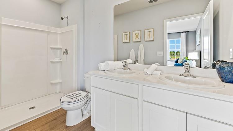 SADDLESTONE AT STAR FARMS LAKEWOOD RANCH - Residential