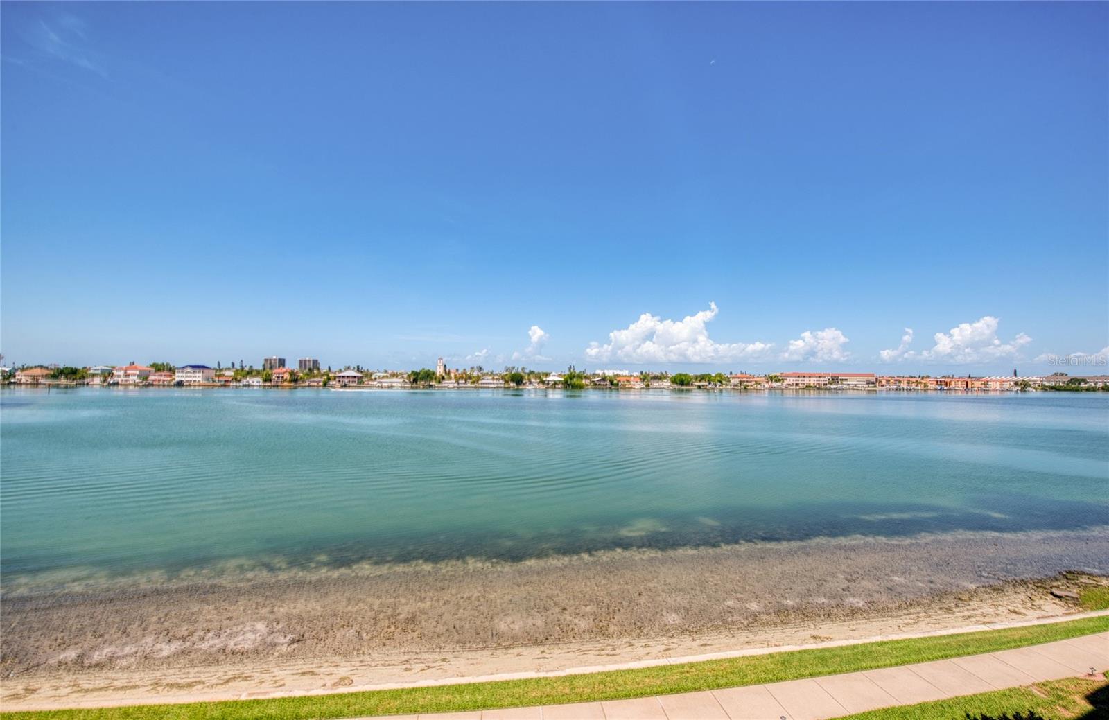 HARBOURSIDE CONDO - Residential