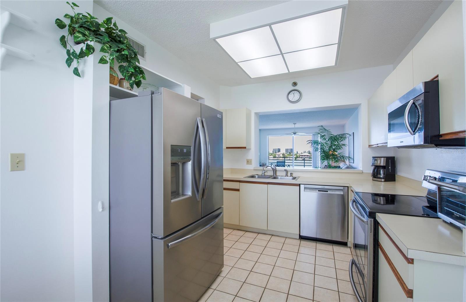 HARBOURSIDE CONDO - Residential