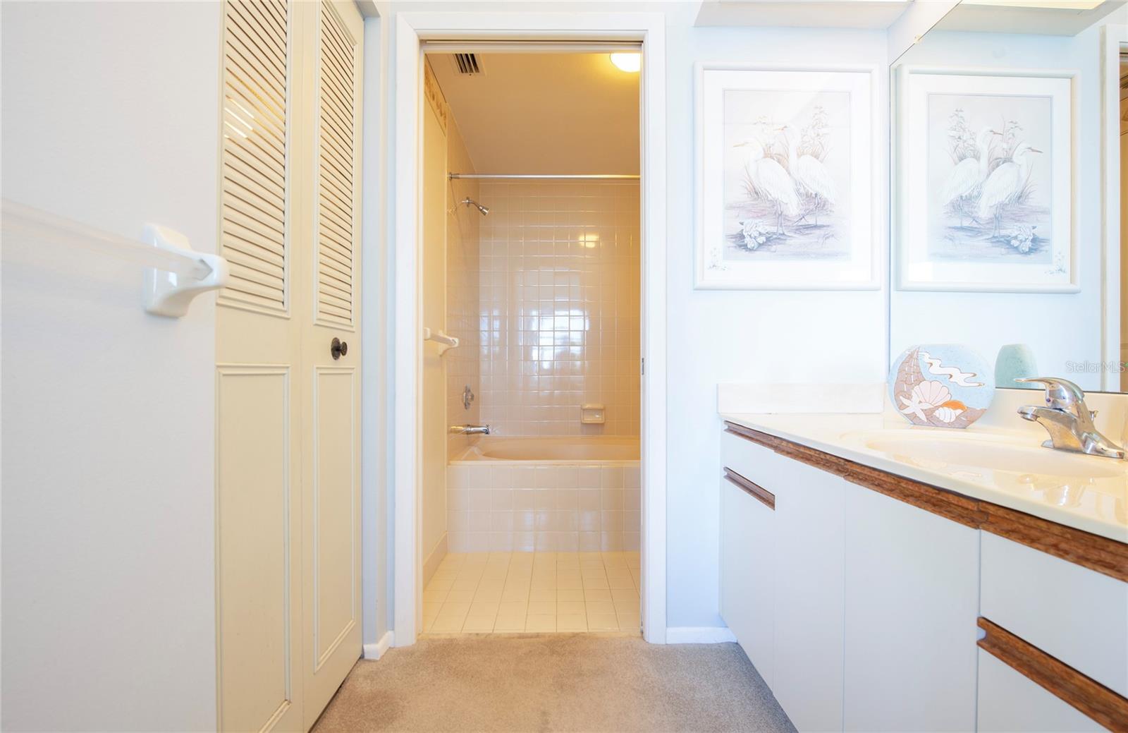 HARBOURSIDE CONDO - Residential