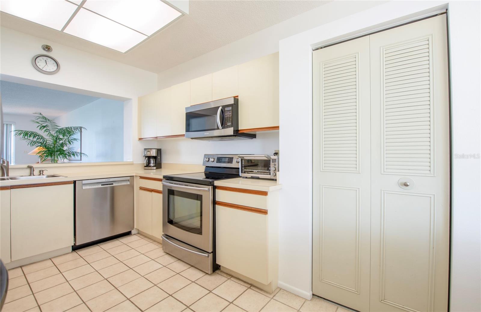 HARBOURSIDE CONDO - Residential