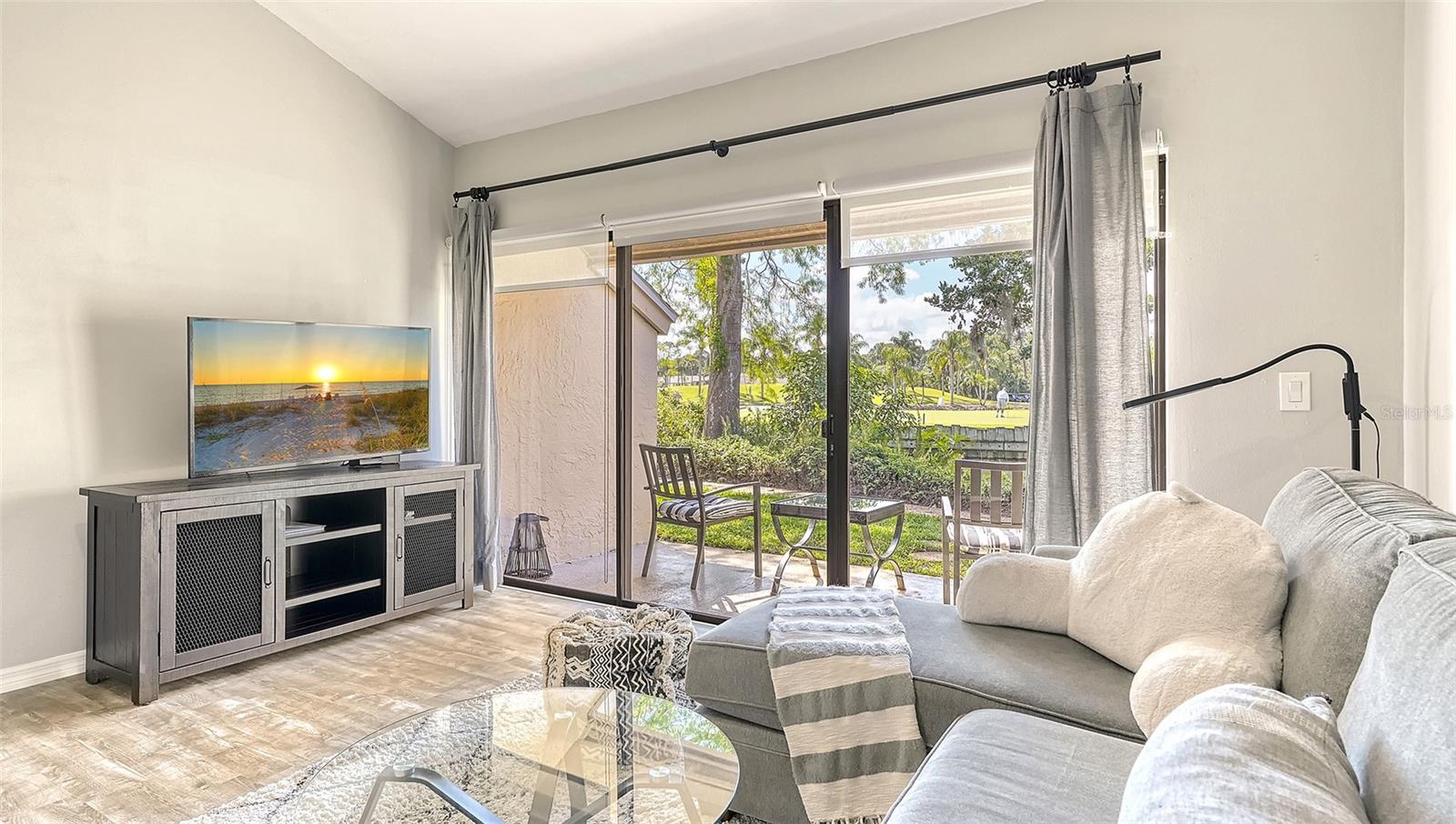 MEADOWS CC VILLAS - Residential