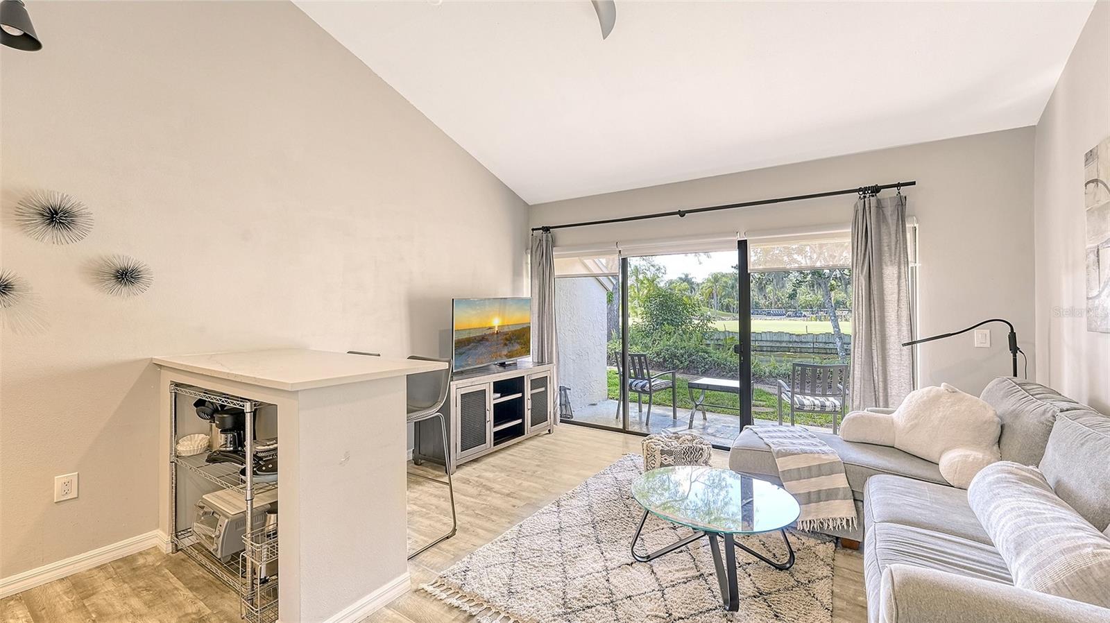 MEADOWS CC VILLAS - Residential