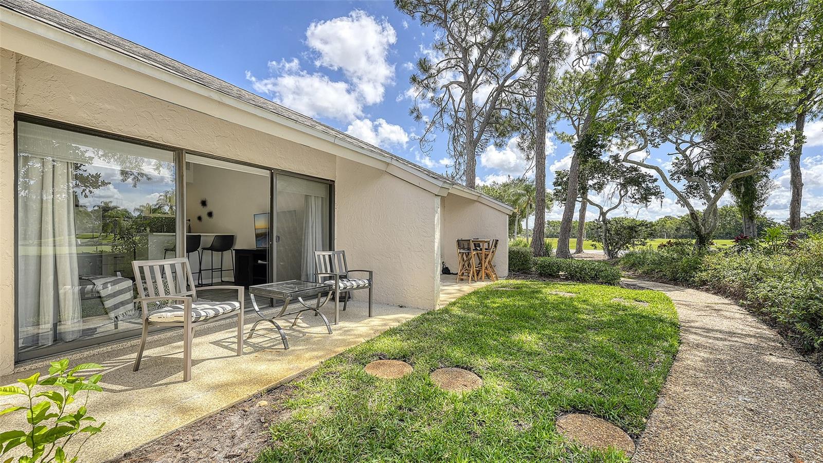 MEADOWS CC VILLAS - Residential