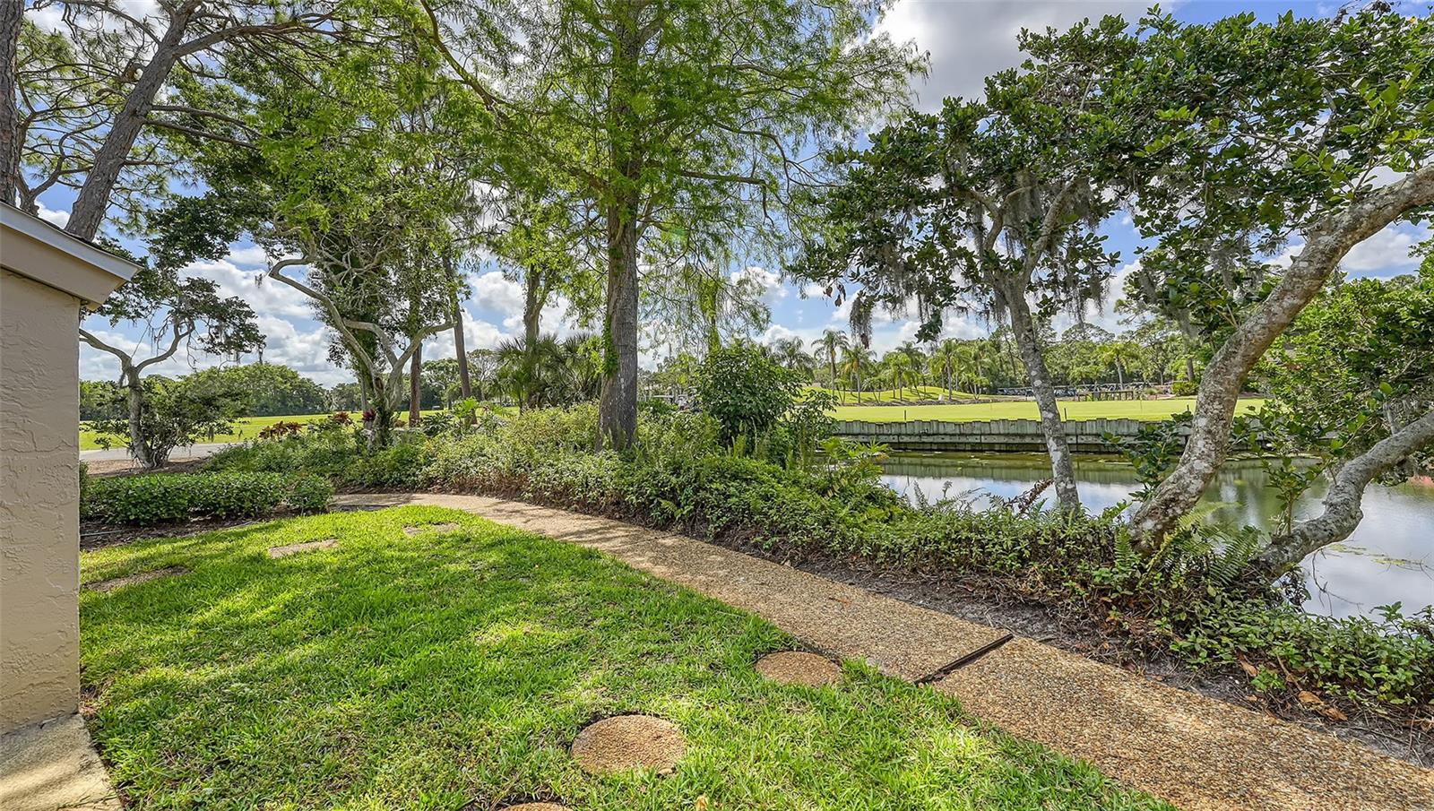 MEADOWS CC VILLAS - Residential