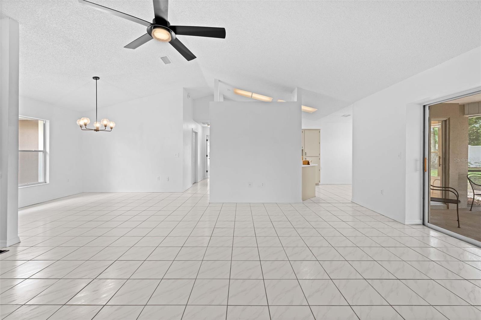 SPRING HILL - Residential