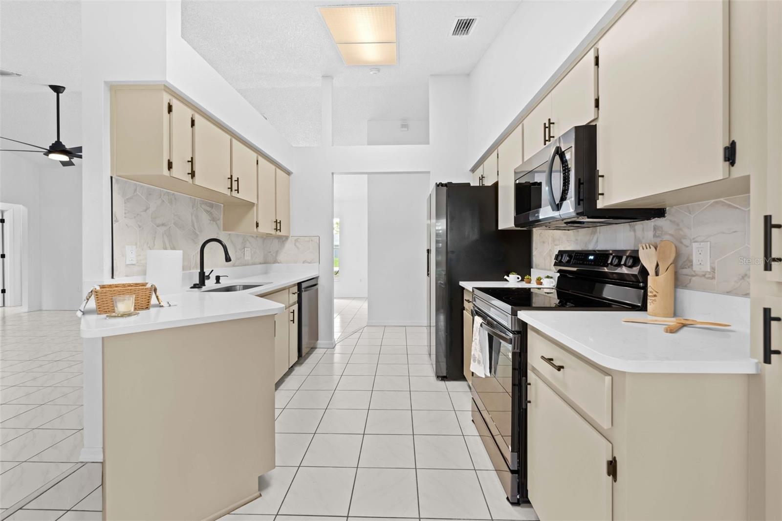 SPRING HILL - Residential