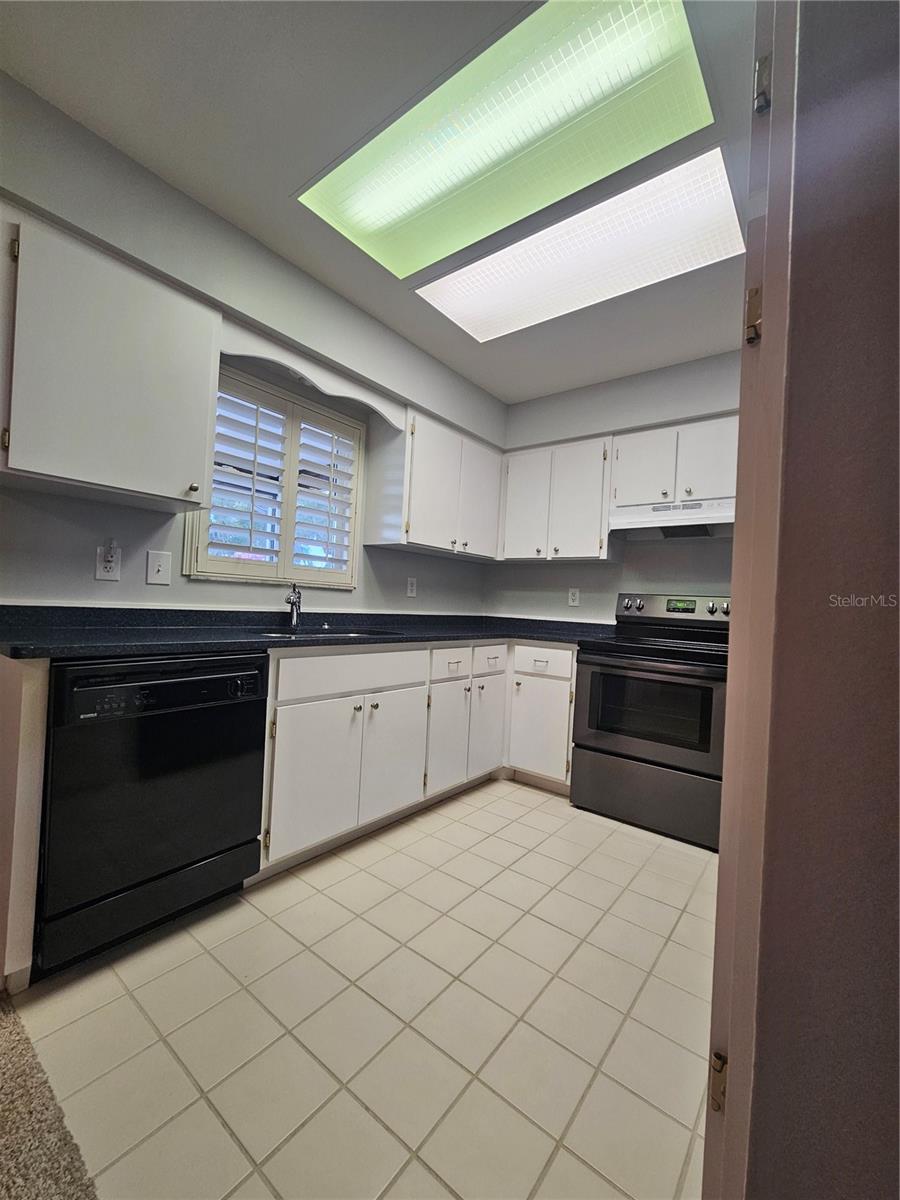 AVON PARK LAKES - Residential