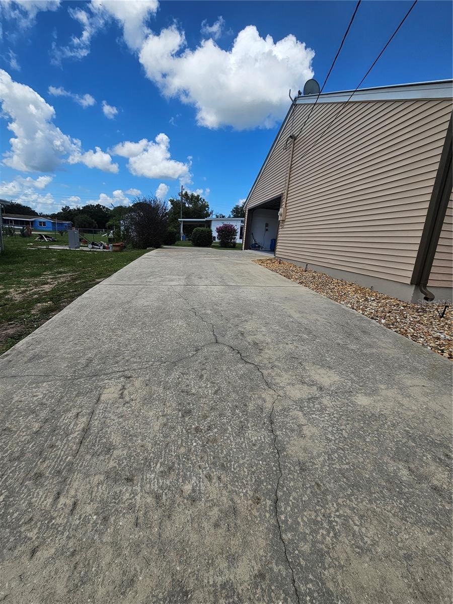 AVON PARK LAKES - Residential