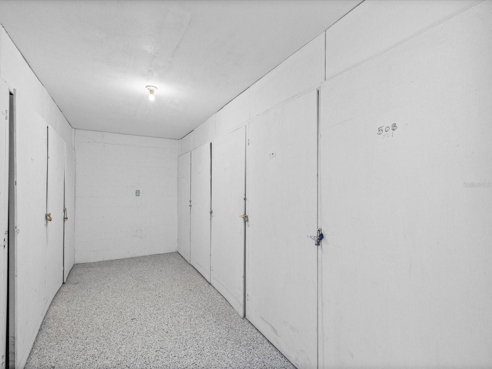 CROSSWINDS COLONY ONE CONDO - Residential