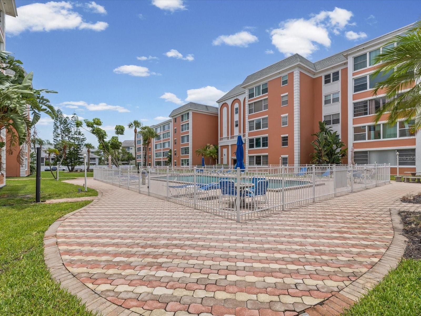 CROSSWINDS COLONY ONE CONDO - Residential
