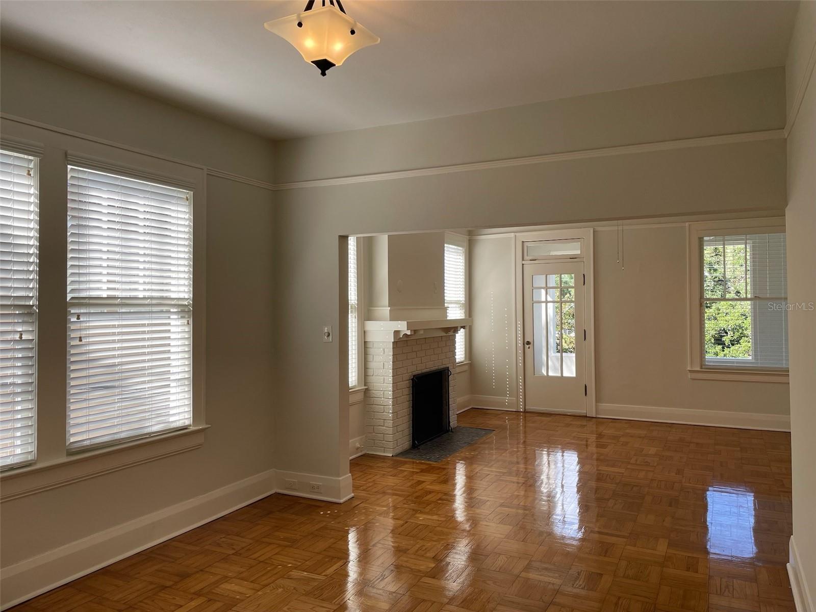 HYDE PARK WEST - Residential Lease