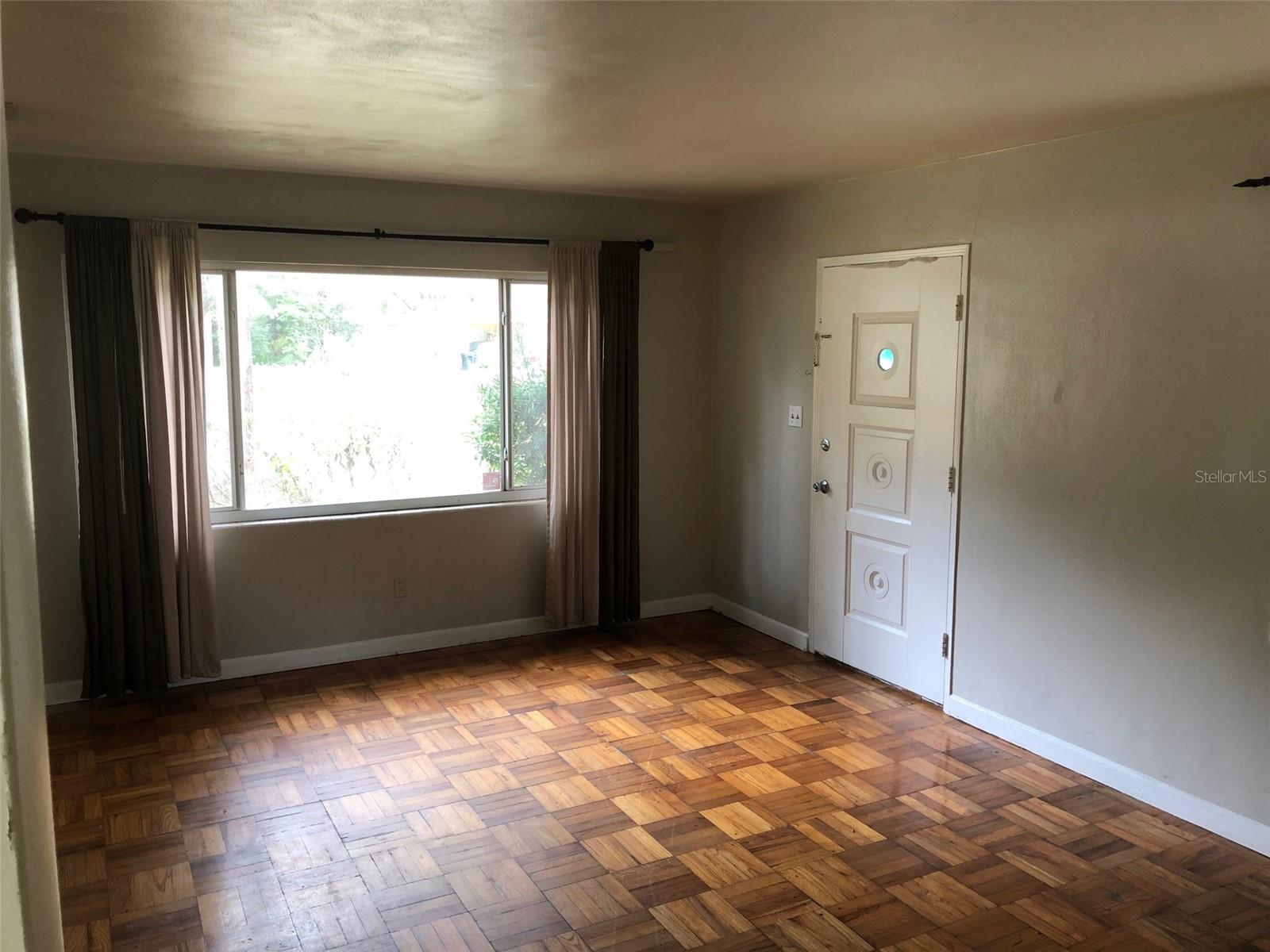 GOLF CLUB MANOR - Residential Lease