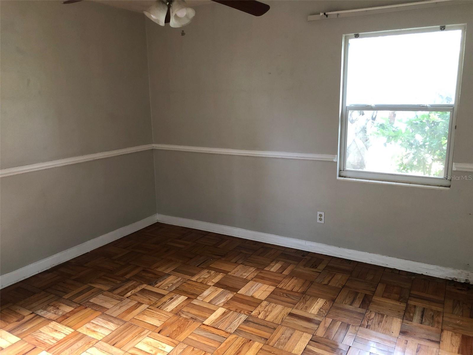GOLF CLUB MANOR - Residential Lease