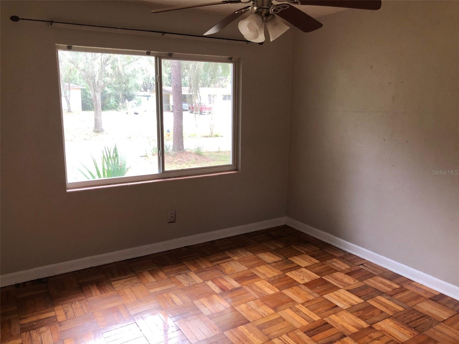 GOLF CLUB MANOR - Residential Lease