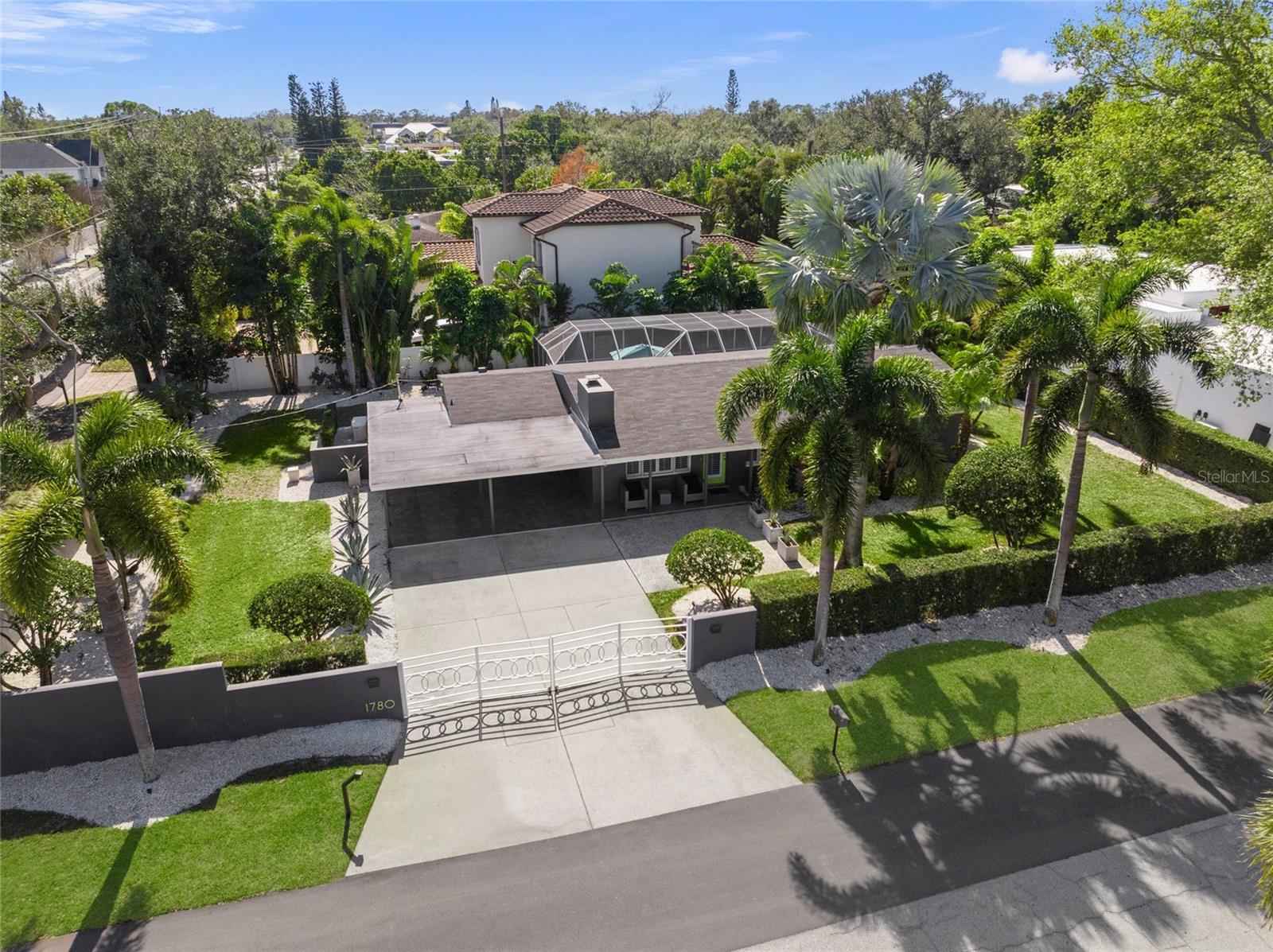 SHORELAND WOODS - Residential
