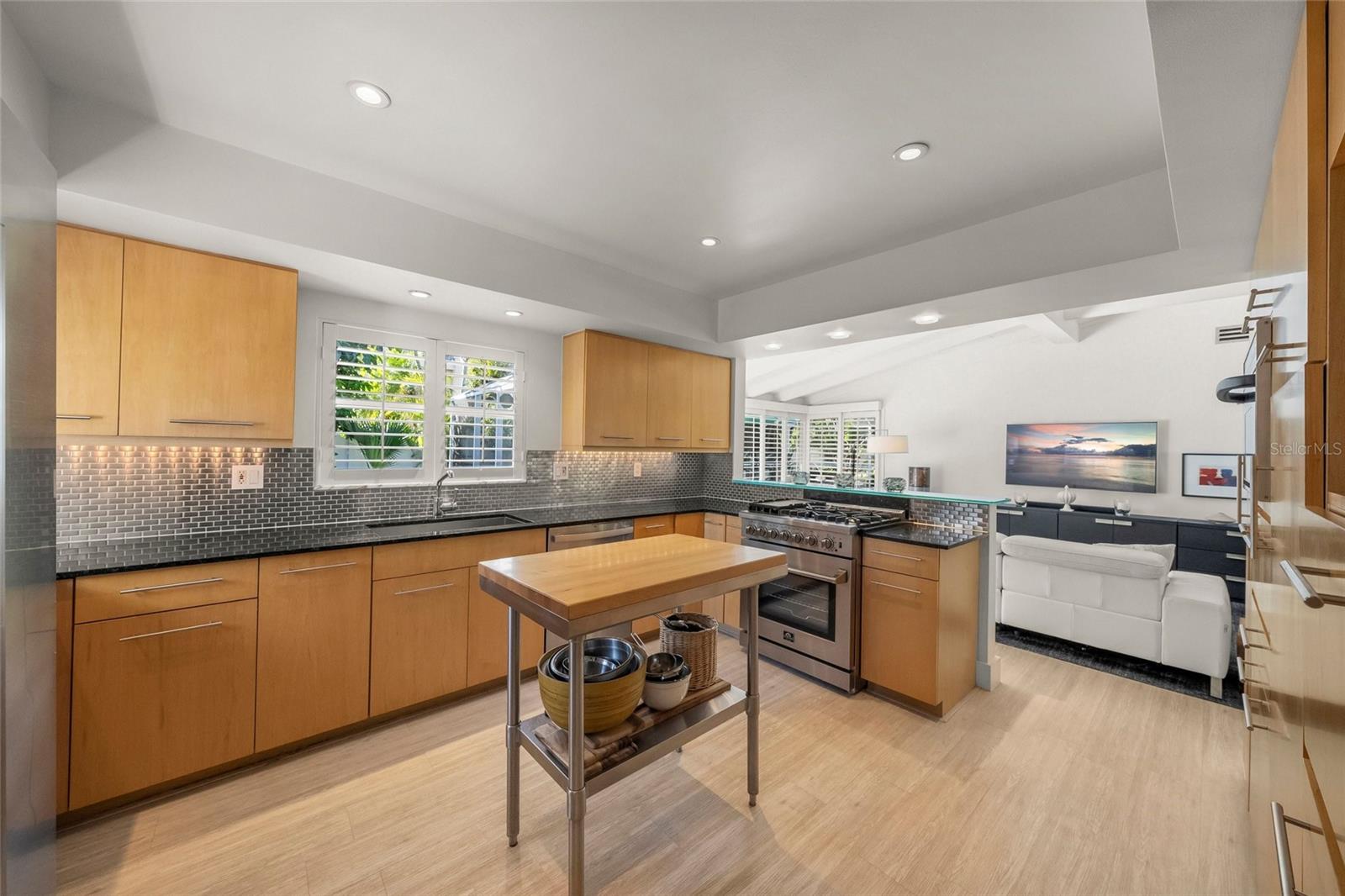 SHORELAND WOODS - Residential