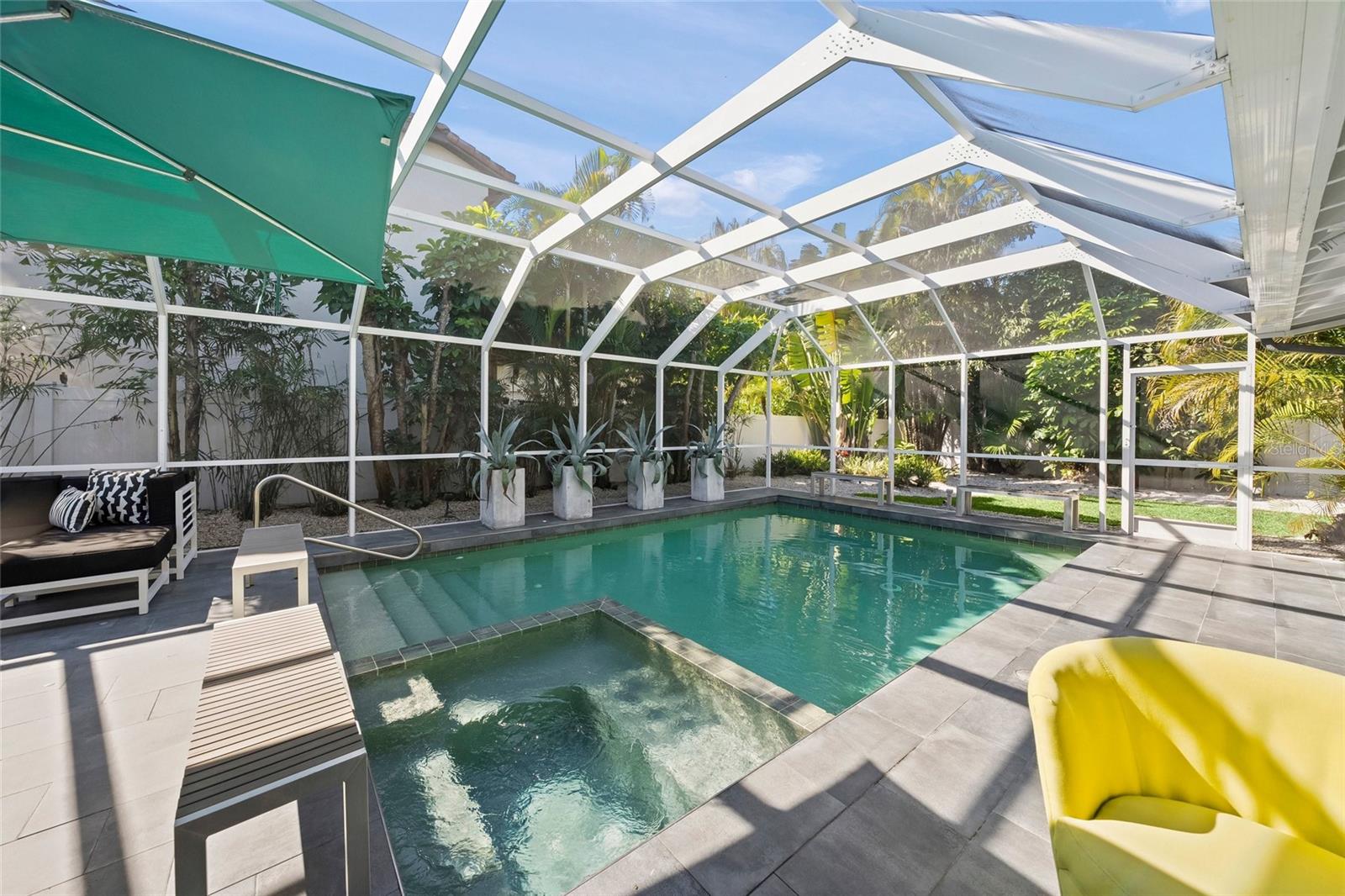 SHORELAND WOODS - Residential