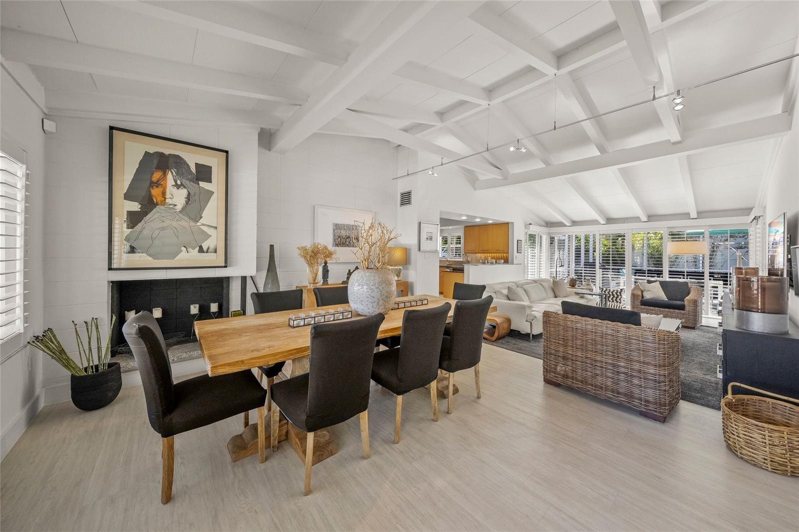 SHORELAND WOODS - Residential