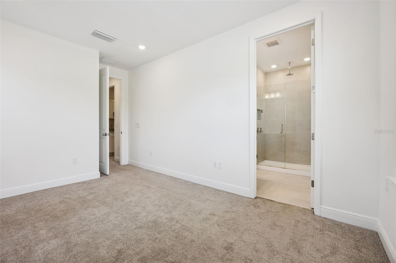 SERENADE AT OVATION - Residential Lease