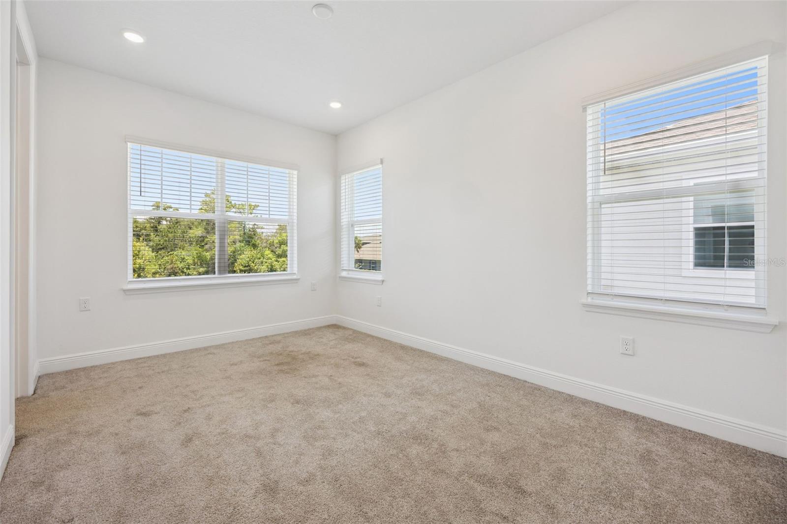 SERENADE AT OVATION - Residential Lease