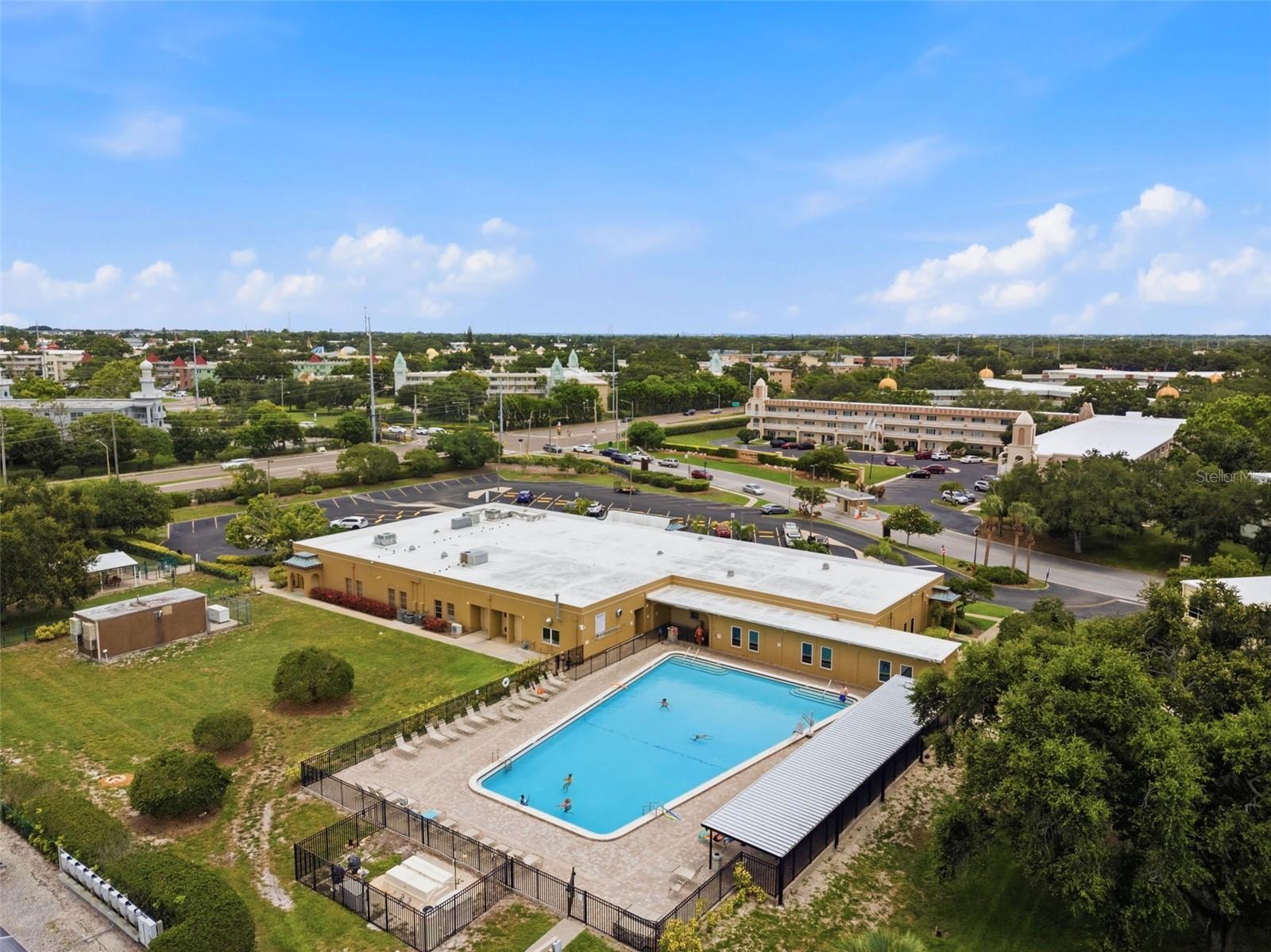ON TOP OF THE WORLD - Residential
