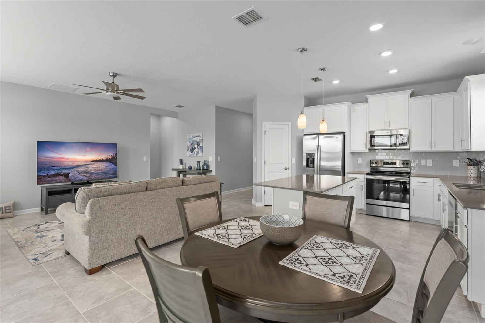 TRINITY LAKES PHASE 1 AND 2 PB - Residential