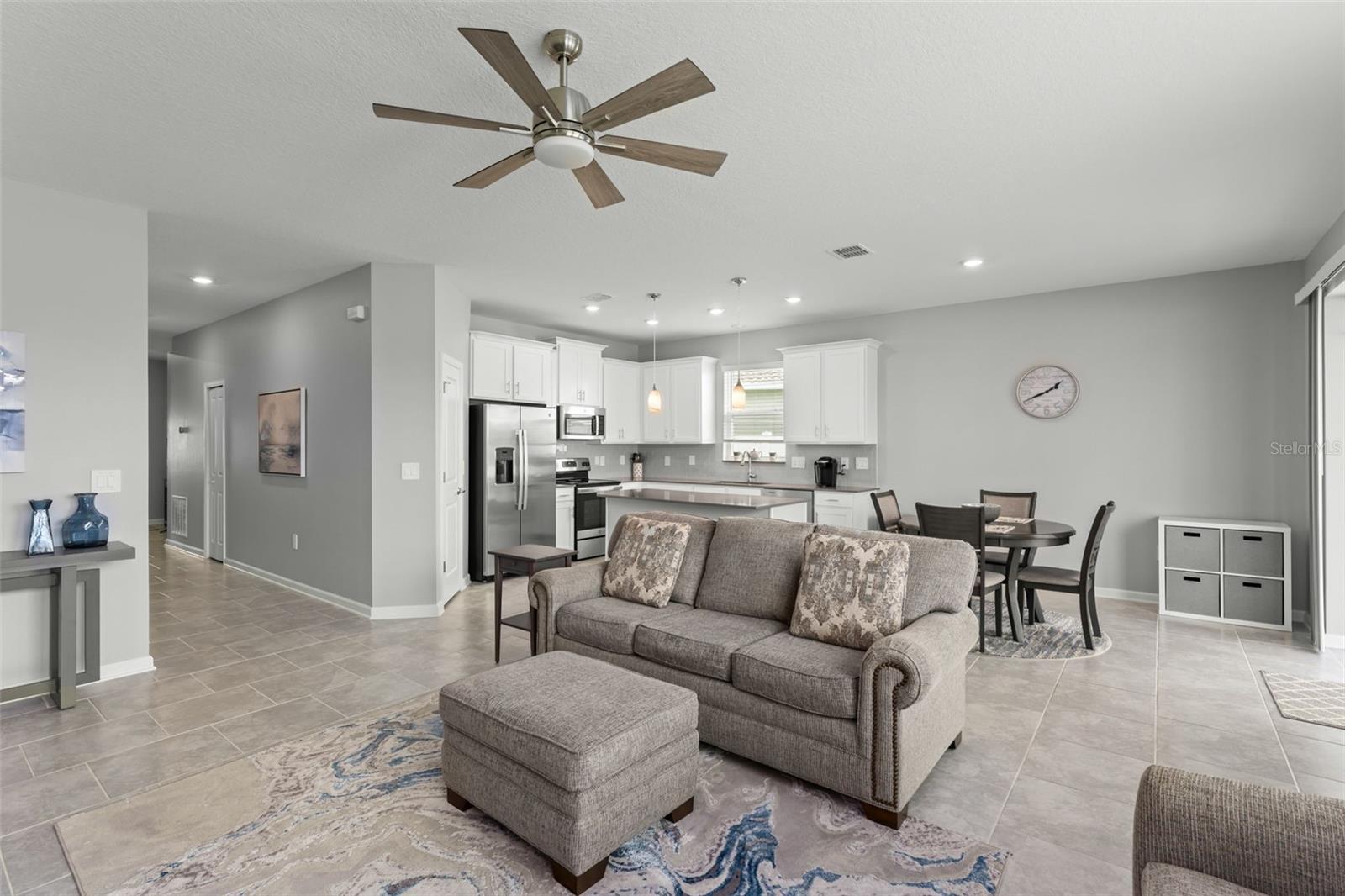 TRINITY LAKES PHASE 1 AND 2 PB - Residential