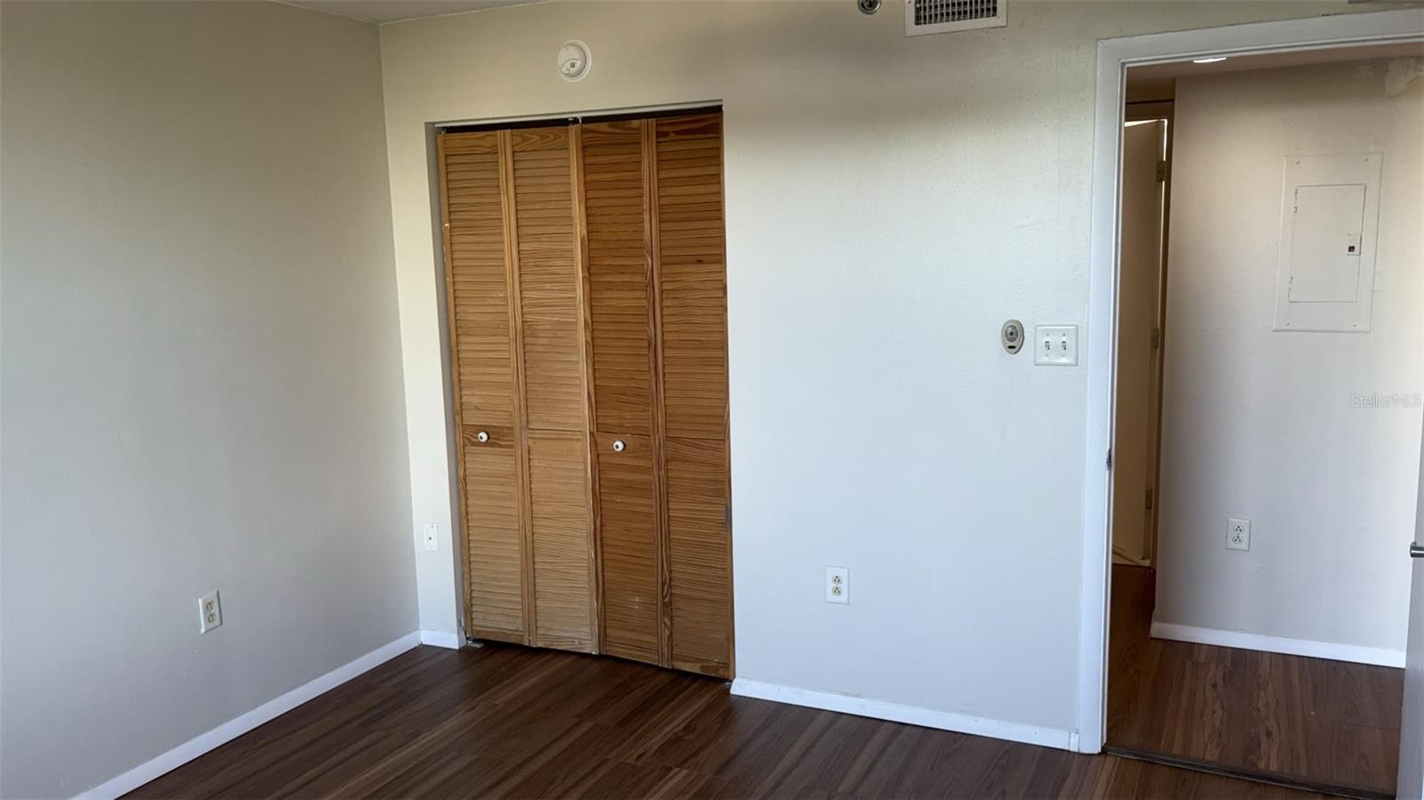 LAKESIDE CROSSING CONDO - Residential