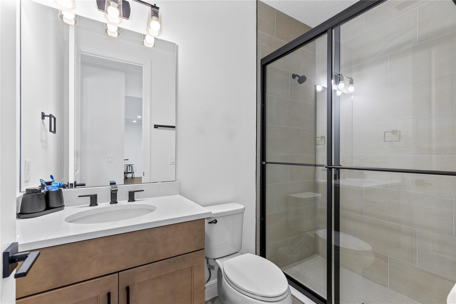 LAUREL POINTE - Residential Lease