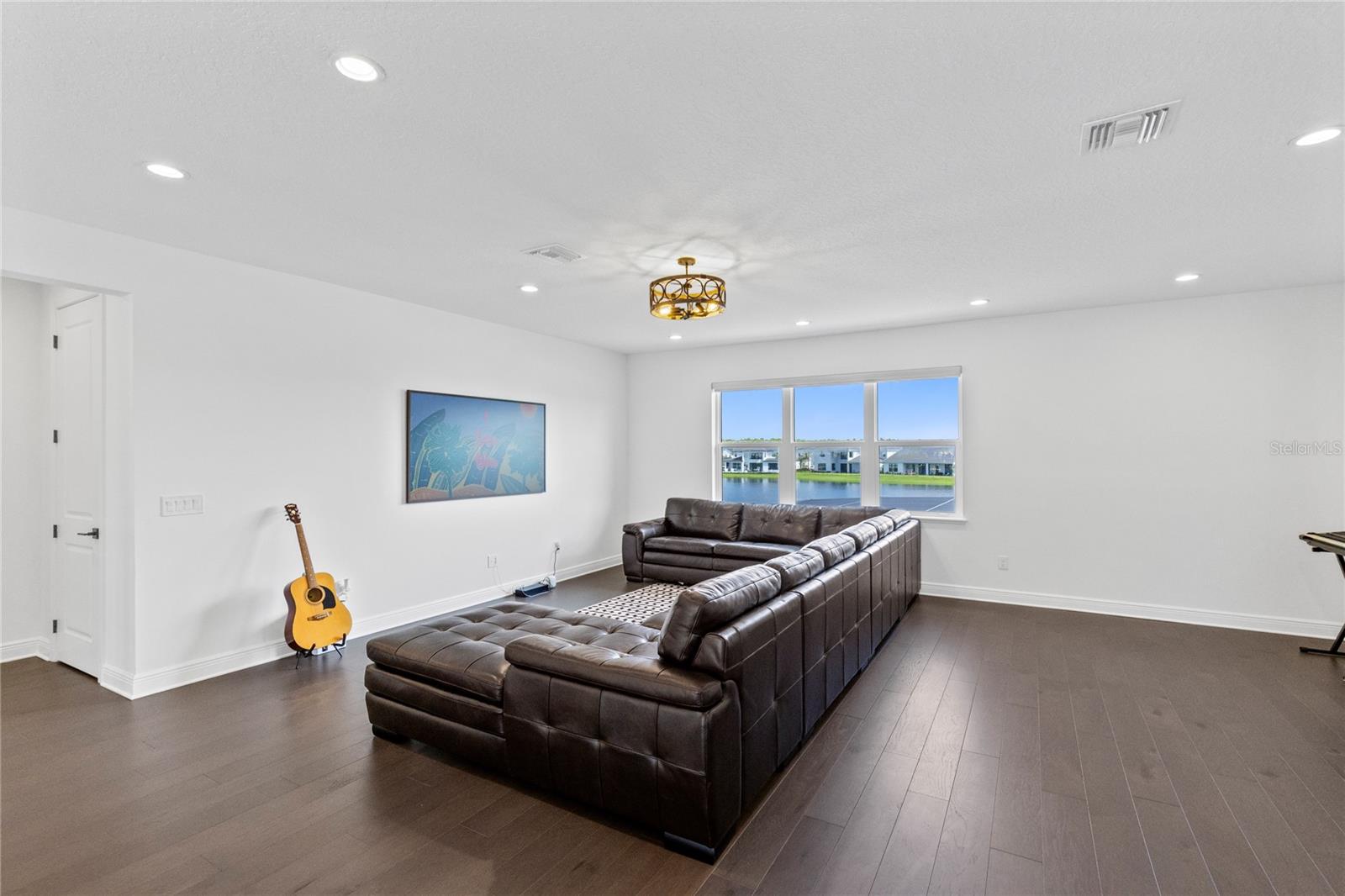 LAUREL POINTE - Residential Lease