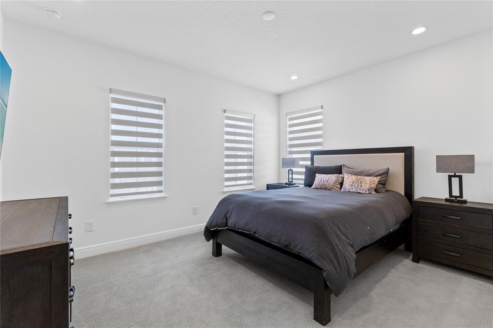 LAUREL POINTE - Residential Lease