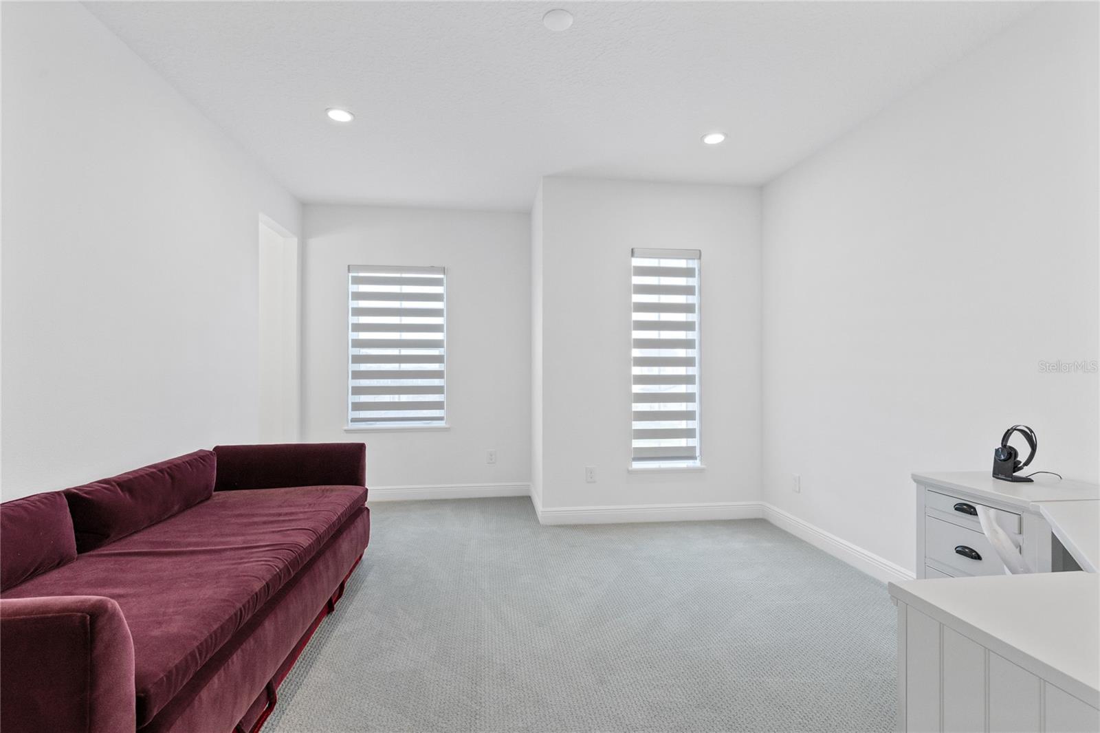 LAUREL POINTE - Residential Lease