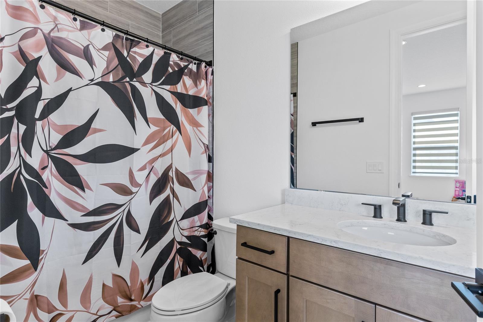 LAUREL POINTE - Residential Lease