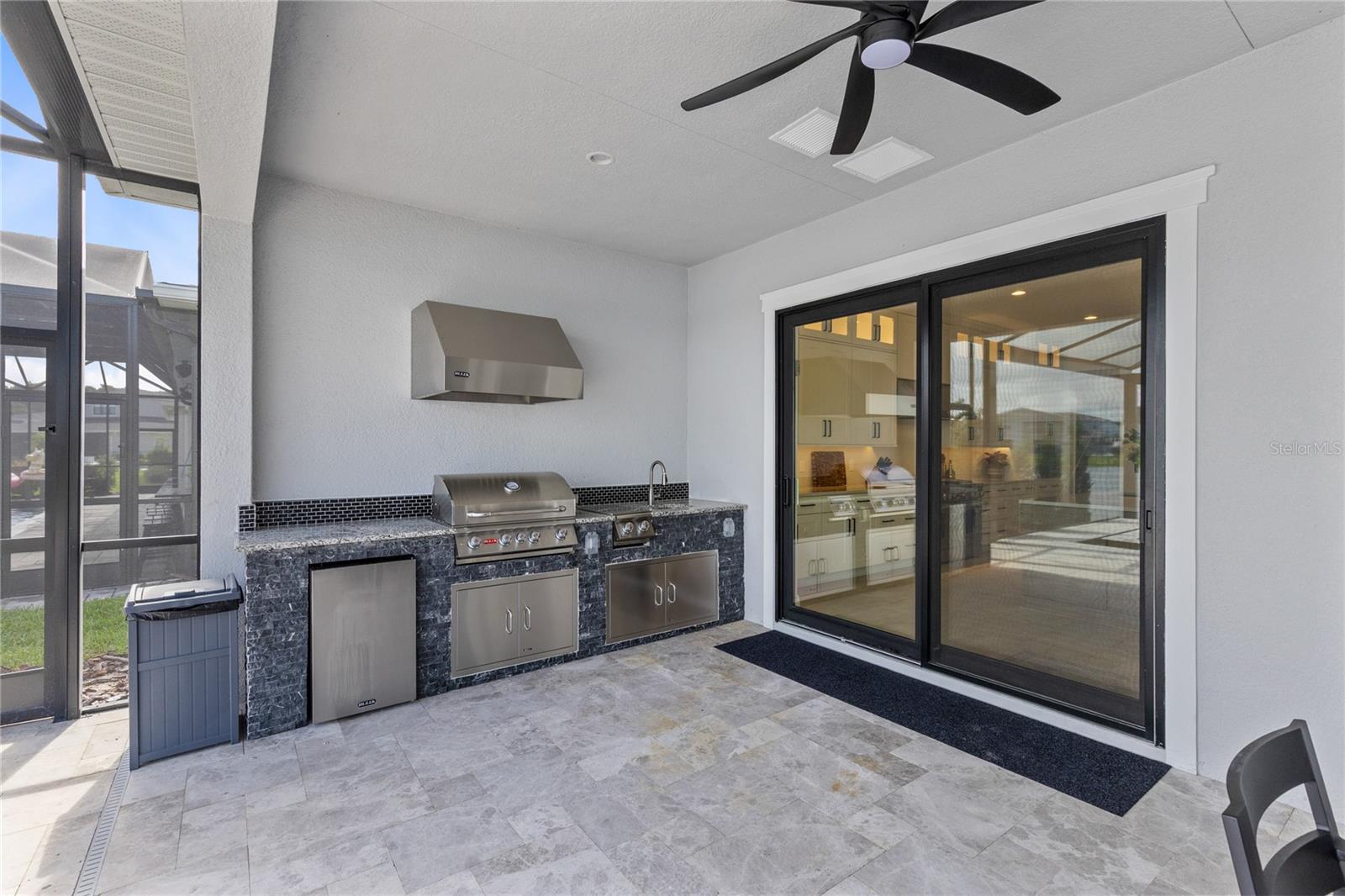 LAUREL POINTE - Residential Lease