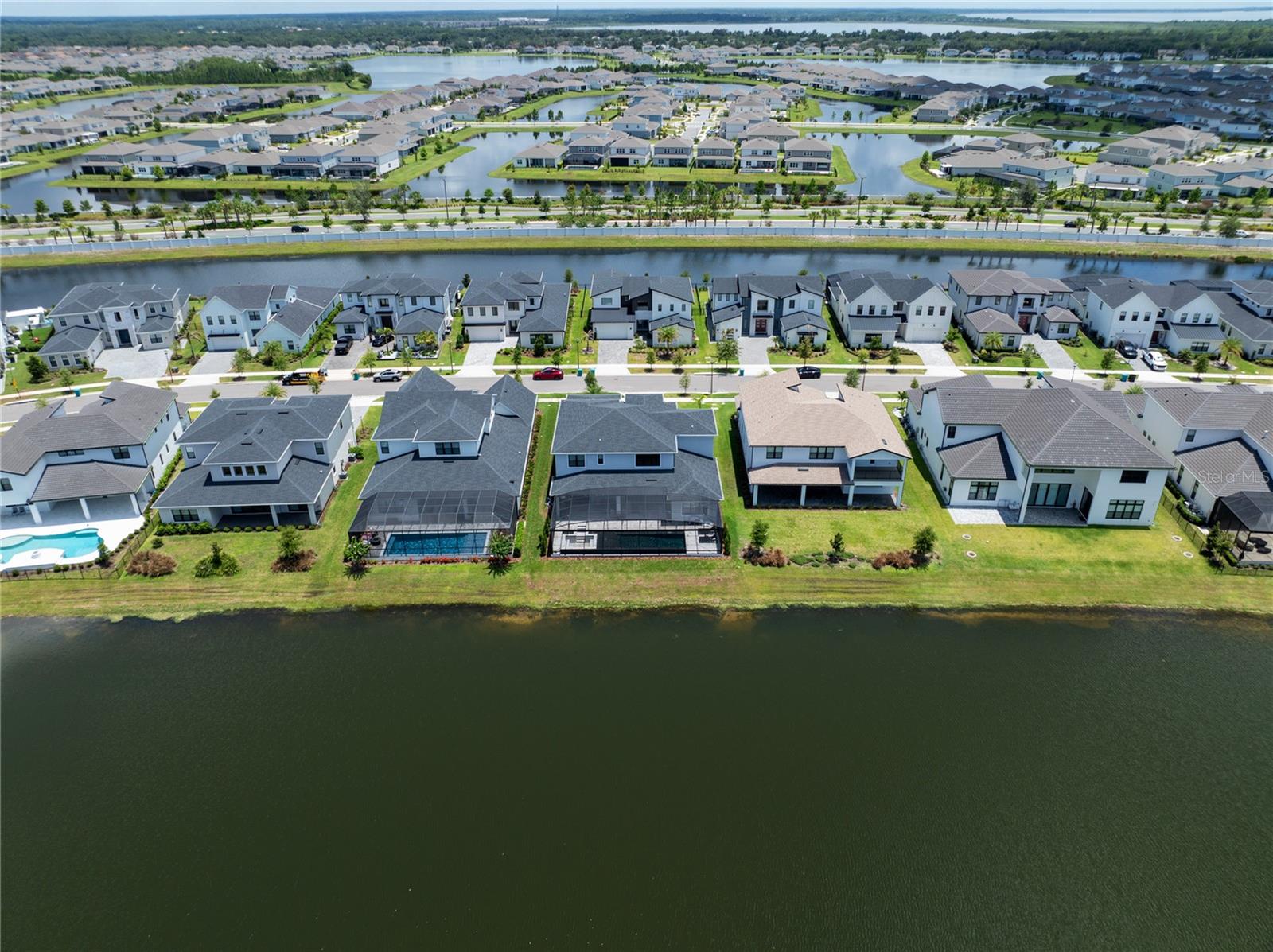 LAUREL POINTE - Residential Lease