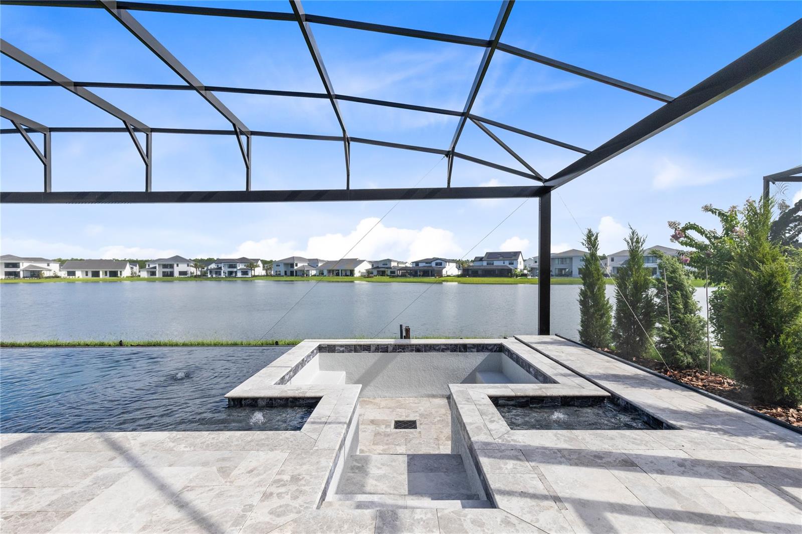 LAUREL POINTE - Residential Lease