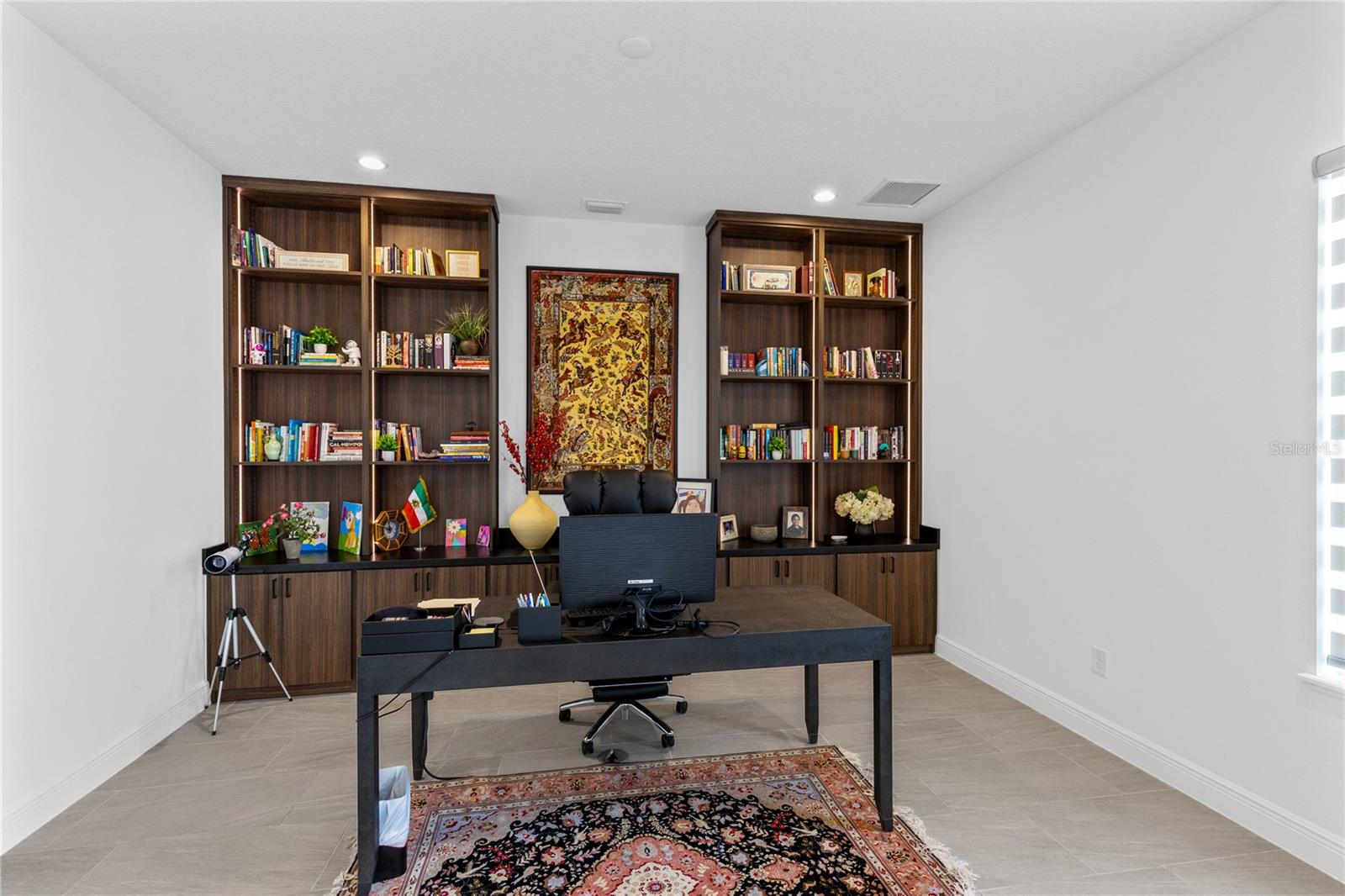 LAUREL POINTE - Residential Lease
